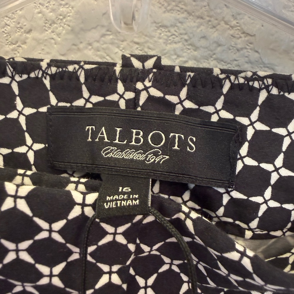 Talbots Chatham Short (pants)  Size 16 - Picture 12 of 16